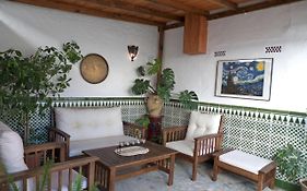 LA CASA DE LOS PINTORES, junto al centro de Granada